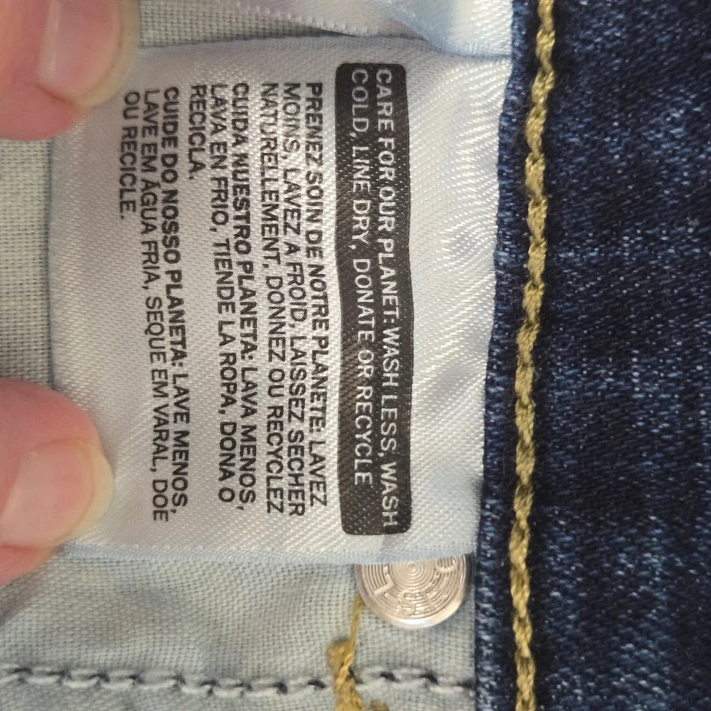 Levi Strauss Womens 27 Bermuda Shorts Dark Wash Denim Mid Rise Stretch Casual